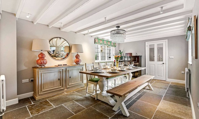 Henley-on-Thames House | Honeypot cottage - with parking