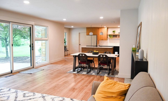 Bloomington House | Hoosier Acres House! Privacy meets Convenience!