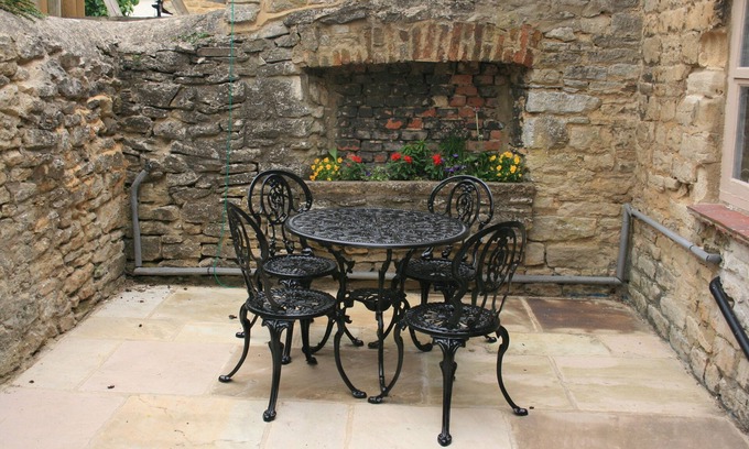 Woodstock Cottage | Hope Cottage, a modernised 1750's cotswold cottage in the centre of Woodstock