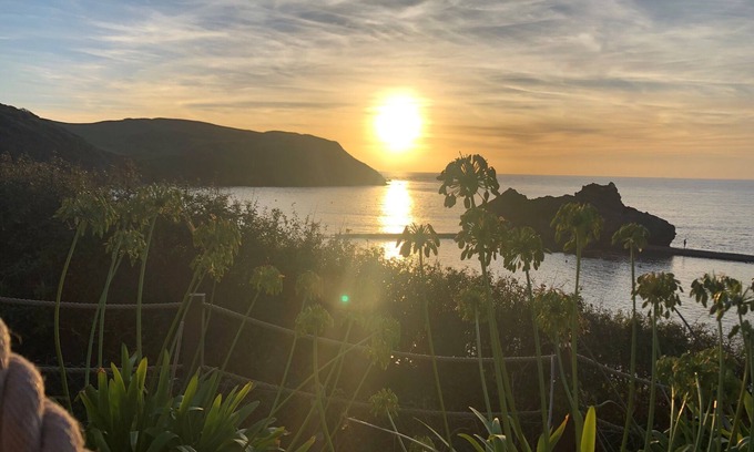 Hope-Cove Apartment | Hope Cove Location - Nr Salcombe - 2 minutes to Beaches - Private Parking - WiFi