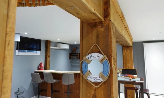 Uxbridge House | Hope Floats Hideaway (Private Suite in Uxbridge)