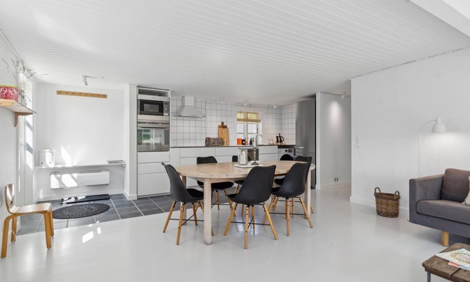 Hornbaek House | Hornbæk Holiday Home - 3 Bedrooms & Big Garden