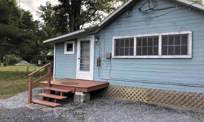 Manns Choice House | Horns Cabins- Mountain View Cabin 2 queen beds!