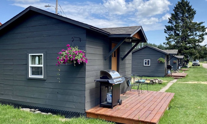 Rapid City Cabin | Horse Creek - Tiny Cabin 8