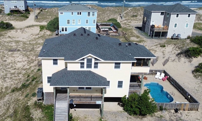 Corolla House | Horseplay! 4x4 beach. ALL fall weeks are reduced!