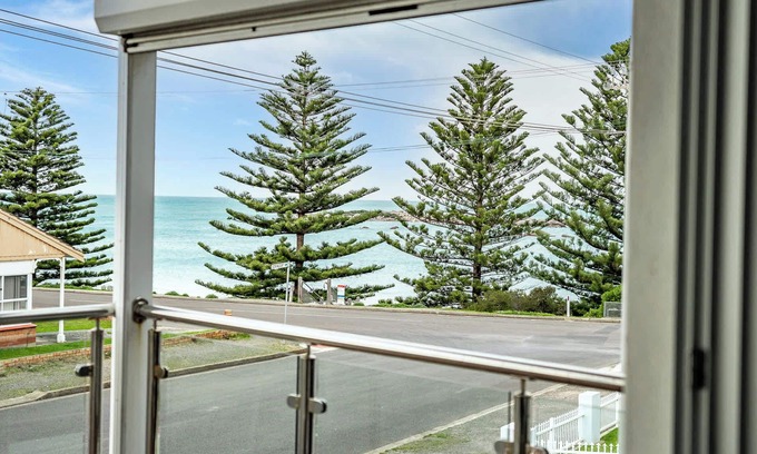 Port Elliot House | Horseshoe View 1A Scrymgour Rd Port Elliot