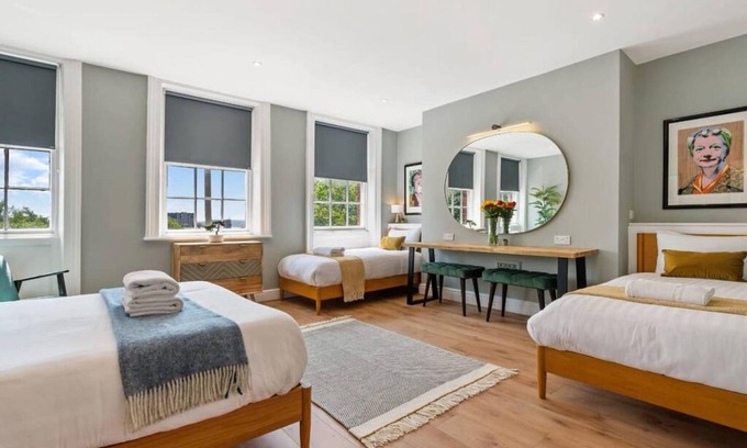 Hope Street Apartment | Host Apartments Upper Duke Street Apartment