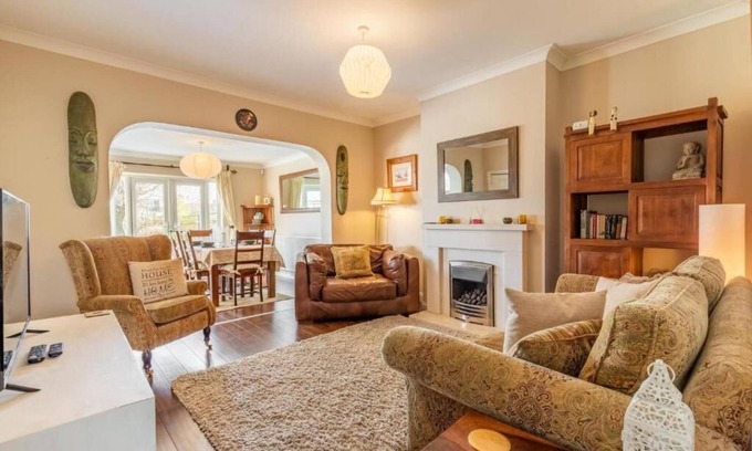 Thorpe St Andrew House | Host & Stay | Applegarth House