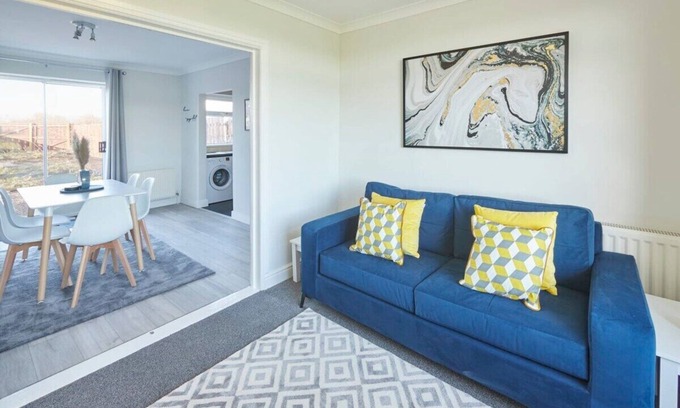 Redcar House | Host & Stay | Armitage Road