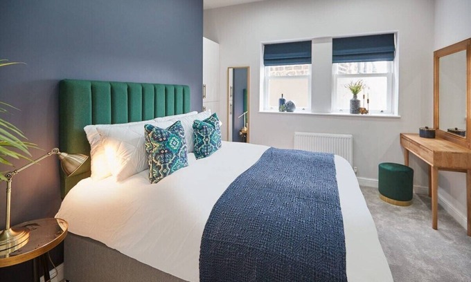 Harrogate Apartment | Host & Stay | Green View