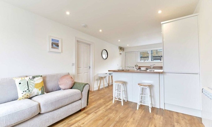 Seahouses Apartment | Host & Stay | Ocean Pearl