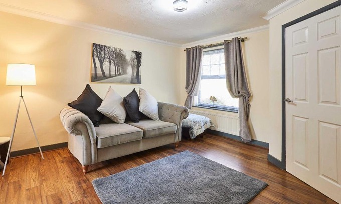 Kettering House | Host & Stay - Venture Park Villas