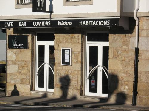 Noia House | Hostal Valadares