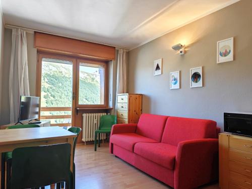 Sestriere Apartment | Hostdomus - Color Apartment