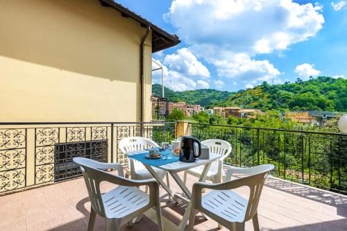 Feglino Apartment | Hostdomus-Country House