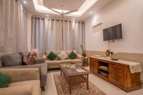 Saket Apartment | Hostie TJH - Cute Mini 2BHK apt, Saket, near Max Hospital