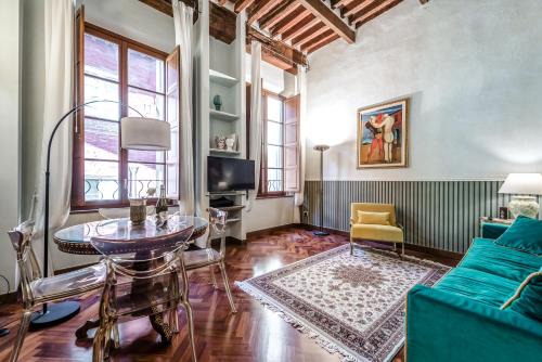 Pisa City Centre Apartment | Hostly-Suite Magnifica Al Borgo-Central Elegance