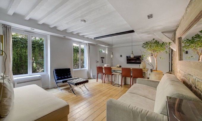 Quartier de la Porte-Saint-Denis Apartment | Hot Hot Hot Loft Faubourg Saint-Denis