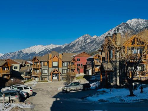 East Kootenay Apartment | Hot Spring Mountain Getaway