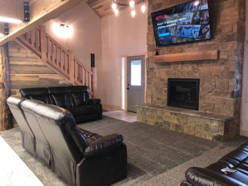 Island Park House | Hot Tub 25 min to Yellowstone