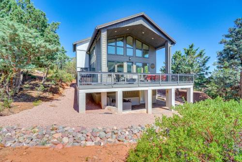Pine House | Hot Tub and Deck Mtn-View Pine Getaway!