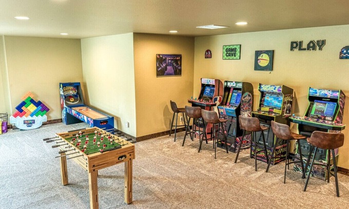 Spearfish Apartment | Hot Tub | Arcades | Bunk Room | Peaceful Retreat!