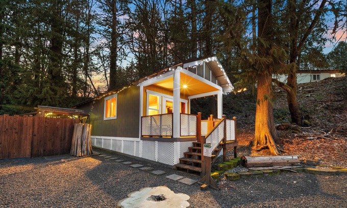 Union Cabin | Hot Tub Cabin #11