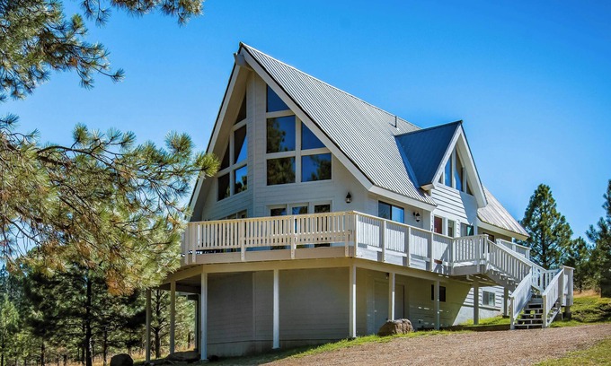 Angel Fire House | Hot tub, decks, ping pong, walk to golf/tennis/prk, gameroom, hspd wifi, firepit