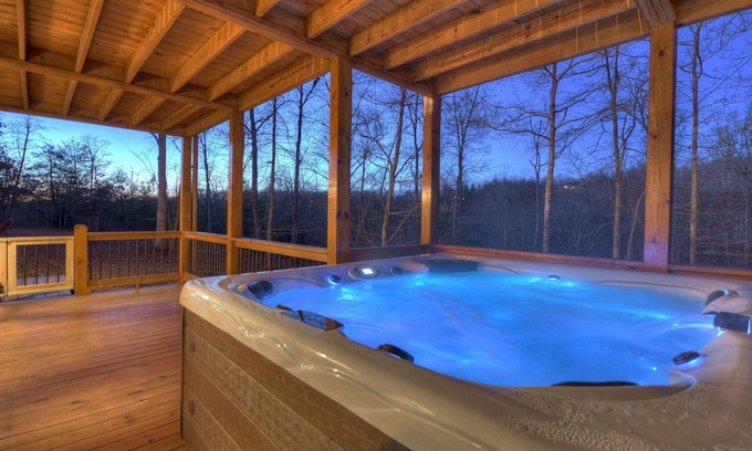 Mineral Bluff Cabin | Hot tub, firepit, outdoor living, comfy beds, and more! - 5 O'Clock Somewhere