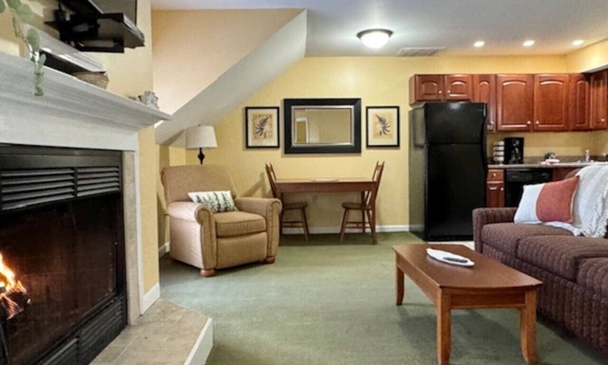 Francestown House | Hot Tub & Fireplace | Relax Near Ski & Golf
