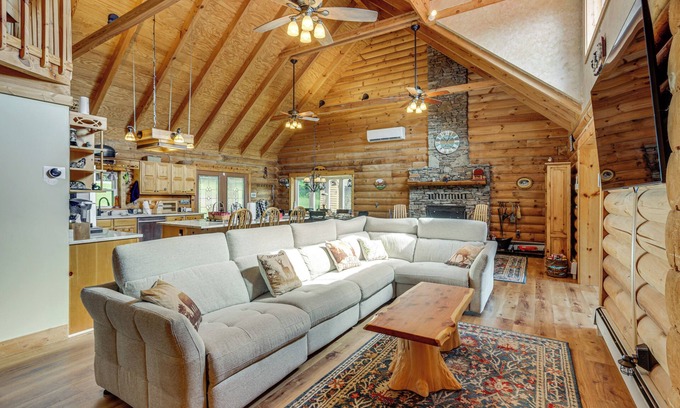 Crellin Cabin | Hot Tub, Game Room & Fall Views: Deep Creek Cabin