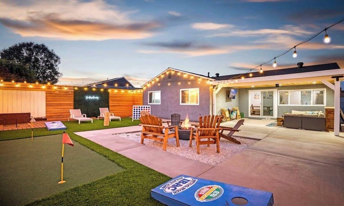 Lincoln Acres House | Hot Tub + Game Room + Fire Pit, Seabreeze Home