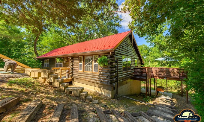 Nashville Cabin | Hot tub, Pet Friendly, Woodsy home near Downtown