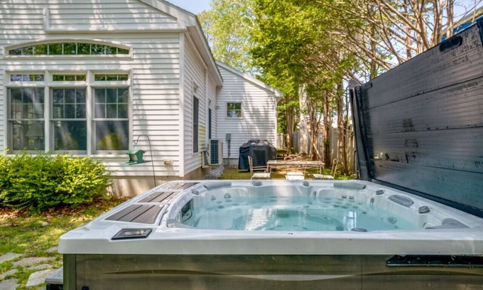 Ogunquit House | HOT TUB & Steps to Footbridge Beach! Expansive 3,200sqft Home