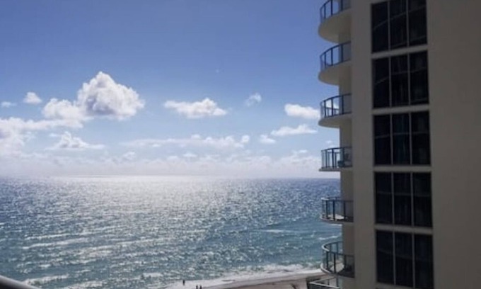 Sunny Isles Beach Hotel | ★ Hotel 1 Bedroom Suite with ocean view ! Lic :STR-01360