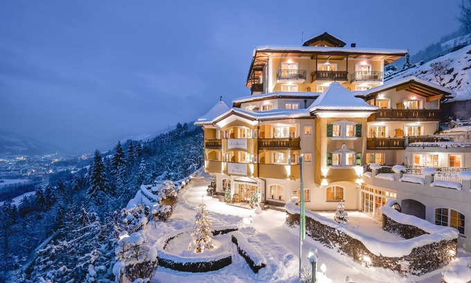 Alpendorf Hotel | Hotel AlpenSchlössl