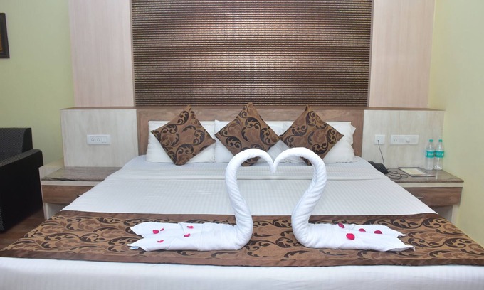 Bhubaneshwar Hotel | Hotel Arya Palace