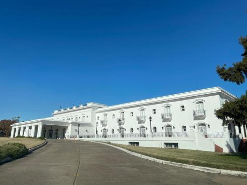 San Nicolas de los Arroyos Hotel | Hotel Colonial San Nicolás