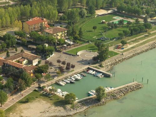 San Benedetto di Lugana Hotel | Hotel Campanello