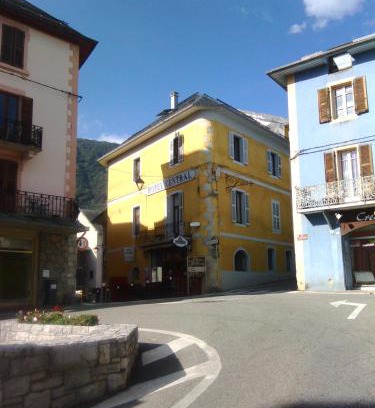Saint-Pierre-d'Albigny Hotel | Hotel Central