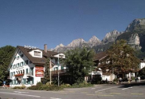 Walenstadt Hotel | Hotel Churfirsten
