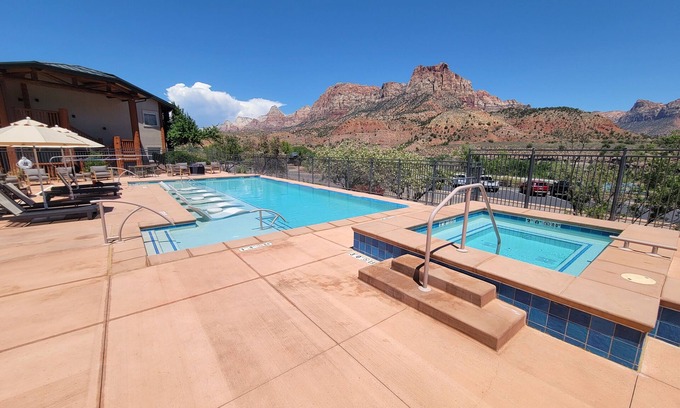 Zion National Park South Entrance Cabin | Hotel De Novo Springdale, Tapestry Collection by Hilton