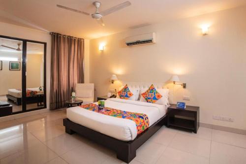 Saket Hotel | Hotel Diamond Tree at Saket Near PVR Cinema