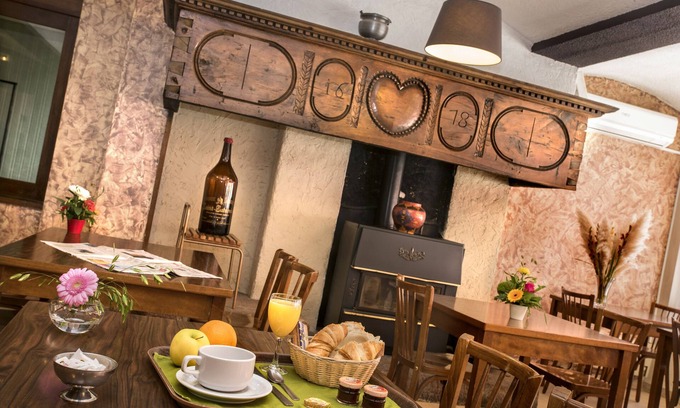 La Canourgue Hotel | Hotel Du Commerce logis de france