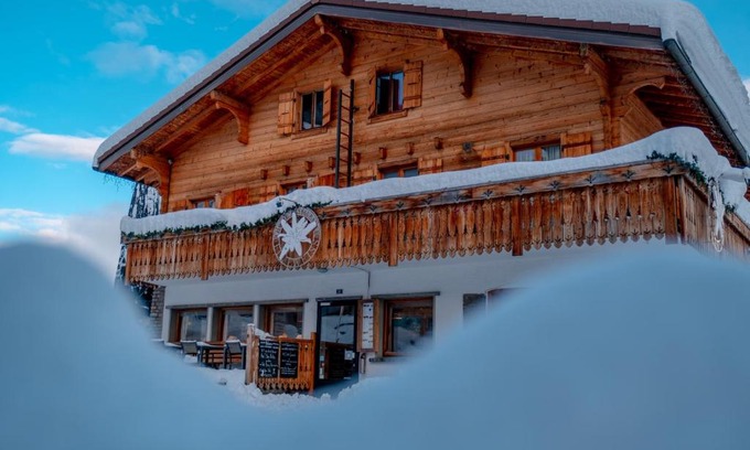 Saint-Pierre-de-Clages Hotel | Hotel Edelweiss
