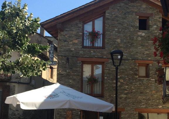 Ger Hotel | Hotel El Jaç