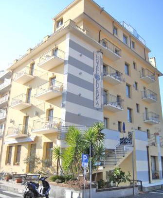San Bartolomeo al Mare Hotel | Hotel Europa