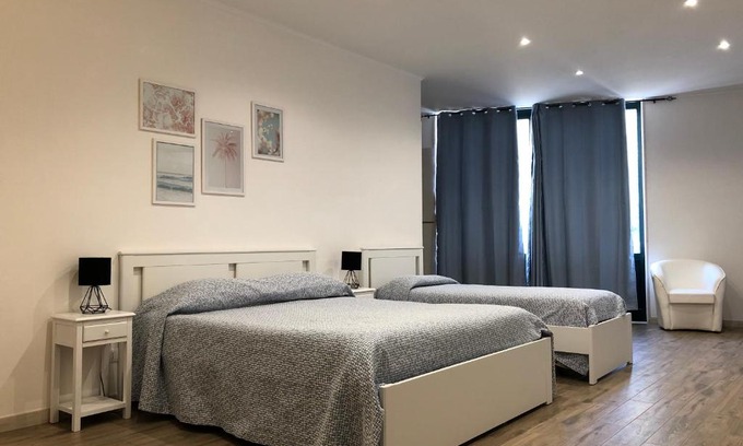 Cisternino Hotel | Hotel Falco D'oro