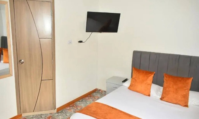 Suba Bed & Breakfast | Hotel Flamante Bulevar- Double Room with private bathroom 3