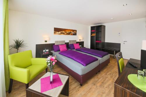 Waggershausen Hotel | Hotel Gästehaus Stock Zimmer Brotkörble